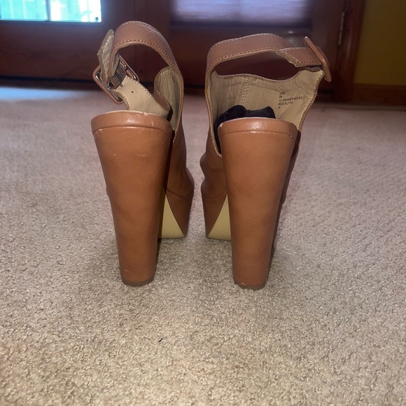 Steve Madden Gabby Cognac Heels- Size 8 - Picture 2 of 10
